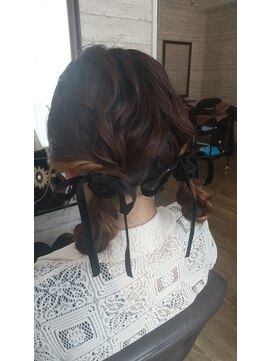 アンフィ(Amphi) リボン付きお団子スタイル