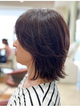 ヘアークリアー 春日部 ミセス 大人かわいいミディアムウルフ 外ハネ レイヤースタイル