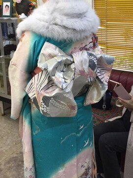 松浦美粧院 文子結びで華やか着付け♪