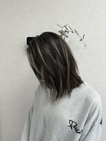 リングバイモアムー(Ring by Moremuu) ホワイトハイライト ベース暗め