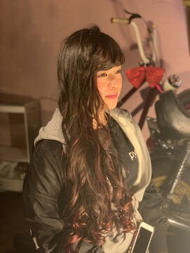 アスイン(asuin) 黒髪赤メッシュロング