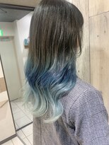 トムキャット(TOM CAT)&nbsp;ケアブリーチ　グラデーションカラー　ネイビーブルーとホワイト