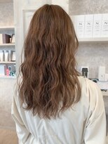 キャアリー(Caary)&nbsp;福山市美容室Caary人気 外国人風前髪かきあげ強めウェーブパーマ
