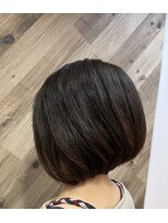 レリビー アウラ(LELiBE_'aula)&nbsp;前下がりボブ