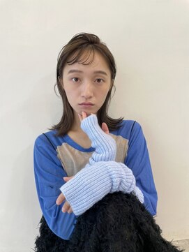 シイ(SIE) ブラウンベージュ