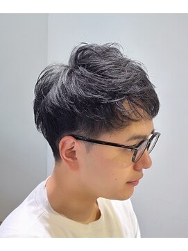 スイ(suiw) メガネにも合うツーブロックショート【suiw】昭和町/天王寺