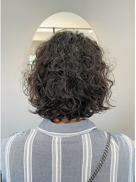 レジョワイユコンペール(Les Joyeux Comperes) ふんわりカーリーボブ