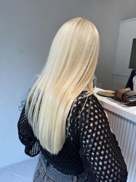 ムーム(Momb) 抜きっぱなしブロンドヘアー