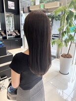 エアー 銀座タワー(AIR)&nbsp;ミディアムヘア/前髪センターパート/暗めカラー/くびれヘア