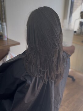 ヘアーサロン カラー 色彩店(COLOR) レイヤーカット×ブラウングレージュカラー