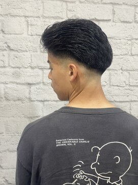 グレイスフル バーバープラチナム 六本木店(Graceful Barber platinum) スリックバック／ロースキンフェード／バーバースタイル