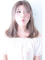 ブルーフェーセス 表参道(blue faces) 『bluefaces』外国人風ホワイトベージュ 長めバングスタイル