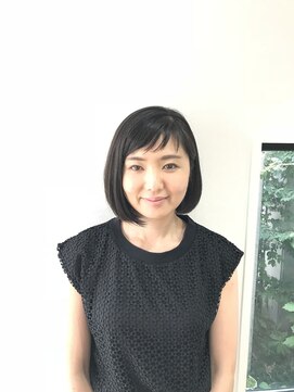 ヘアー メイク シバタ(hair make shibata) ツヤ感&眉上斜めバングでヘルシーボブ