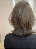 思わず触れたくなるシアンベージュカラー