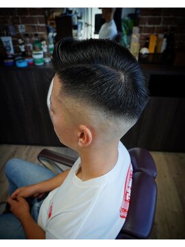 ヘアーアンドシェーブ ジンジャー(GINGER) サイドパート