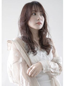 ヘアーアンドアイコーディネート マチルダ(MATILDA) セミロングカジュアルウェーブ、スタイル