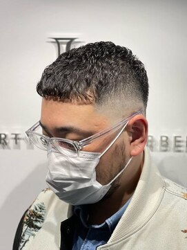 リバティシェアバーバー 銀座2nd(LIBERTY SHARE BARBER) スキンフェードコテパーマ濡れパンマッシュパーマ[銀座<理容室>]