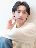 波巻きパーマセンターパート束感アッシュブラックコンマヘア