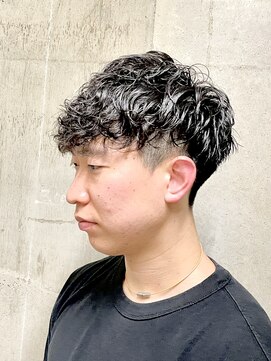 ヨシザワインク プレミアム 築地店(YOSHIZAWA Inc. PREMIUM) 外国人風スペインカールツーブロ前下がりくるくる強め