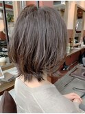 エレガント内巻きショートボブ｜30代向け白髪ぼかしカラー