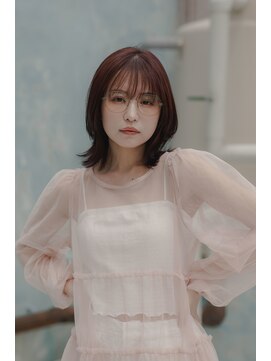 フィス(Fe's) 外ハネミディアム、20代30代40代くびれミディアム