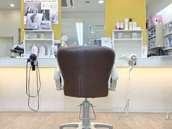 ヘアデザイン ラポール 茨木店(hair design Rapport)の写真/【茨木】経験豊富なスタイリストがあなたの髪質にあわせてご提案◎高いカット技術で理想の仕上がりに♪