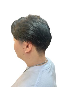 クオリス 上板橋店(QUALIS) ◎大人爽やか!テーパーフェード×センターパートで清潔感UP