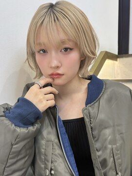 トルネード(TORNADO) 海外レイヤーミニボブ 切りっぱなし ハイトーンベージュ A1127