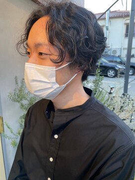 カミナ(KAMINA) センターパートのパーマスタイル