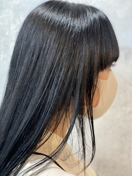 アトリエナガノ(atelier nagano) ニュアンスカラー/センターパート/ツヤ髪スタイル/ブルージュ