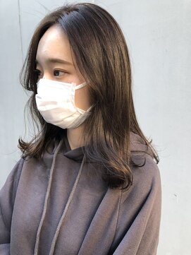 エディ(eddie) 【eddie】外ハネミディアムヘア×グレージュ