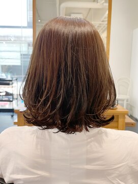 エムプラス 二子玉川(Mplus) 大人可愛い30代、40代くびれミディアムボブパーマ 夏目サトル