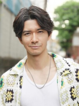 ブルーダー(Bruder) センターパート　ナチュラルヘア　韓国風