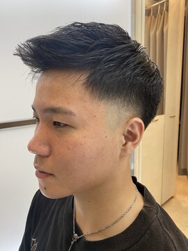 オオノ イキ堂島店(ONO) スキンフェード×スパイキーショートスタイル