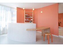 Q：お客さんの年齢層は?男性でも利用できますか?