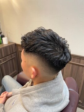 ミリオンバックス 神田店(Million Bucks) スパイキーショート/スペインカール<理容室>[メンズ/床屋/神田]