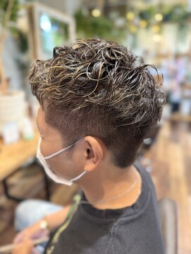 グッドネイバーズ 流山おおたかの森店(GOOD NEIGHBORS) スパイラル×ツイストのデザインパーマ