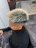 ブルーオーシャン 久留米店(BlueOcean) アップバングツーブロックバーバーフェードツイストメッシュ