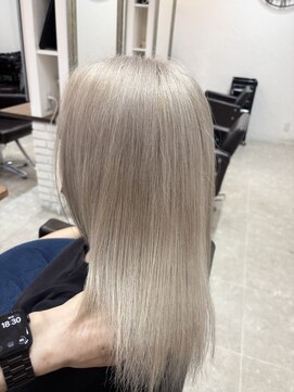 リッシュ 市原店(Lish) 【ホワイトベージュ】