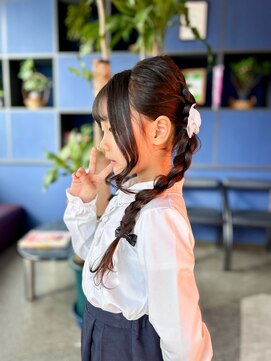 トータルヘアサロンカマダ 丸三つ編みツイン編みおろし