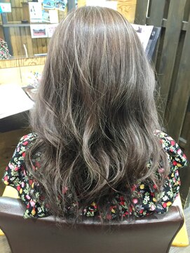 ユートピア(U topia) ハイライトグレージュカラー