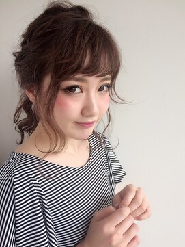 ラフィス ヘアー アーク 高槻店(La fith hair arc) ルーズポニー