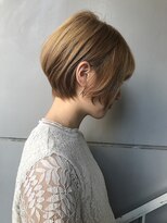 スーリール 九産大前店(Sourire) 前下がりショートボブ、イルミナ