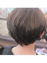 シェリー(Cherie)&nbsp;明るい白髪染め2ブロックショート [Cherie 藤沢]