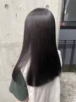 アンレーブ(UNREVE) 黒髪ロングスタイル