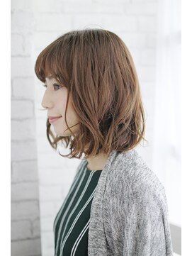 トランクイル サフリック(TRAN9UIL safric) 20代30代40代　女子力底上げ大人ミディ【烏丸】