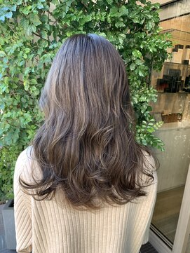 チュラトリート(CHURA TREAT) ミディーグレージュ