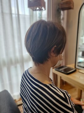 ヘアスペース リズム グリーン(Hair space Rizm green) 襟足がそうショート 30代40代50代60代