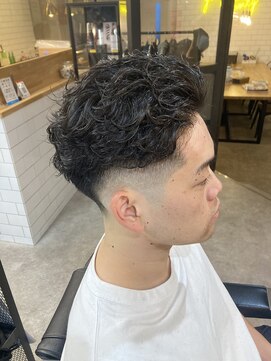 フランクスバーバーリザーブ 人形町店(FRANK’S BARBER RESERVE) スキンフェードパーマ