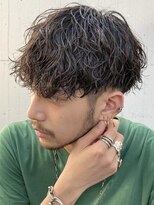 ニュアンスパーマセンターパートコンマヘア韓国ヘアツーブロック